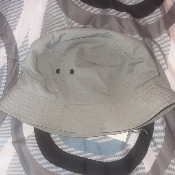 Bucket hat - Picture 2 of 3